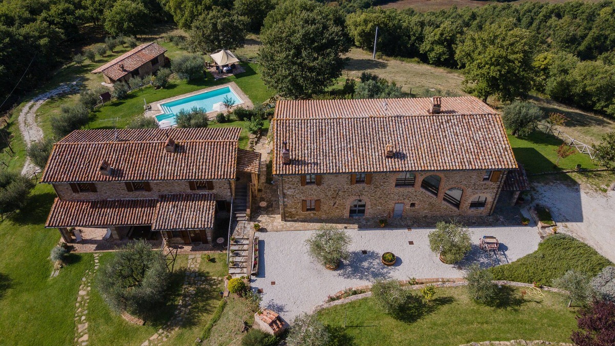 Preggio House | Villa I due Casali with private swimming pool surrounded by a splendid panorama