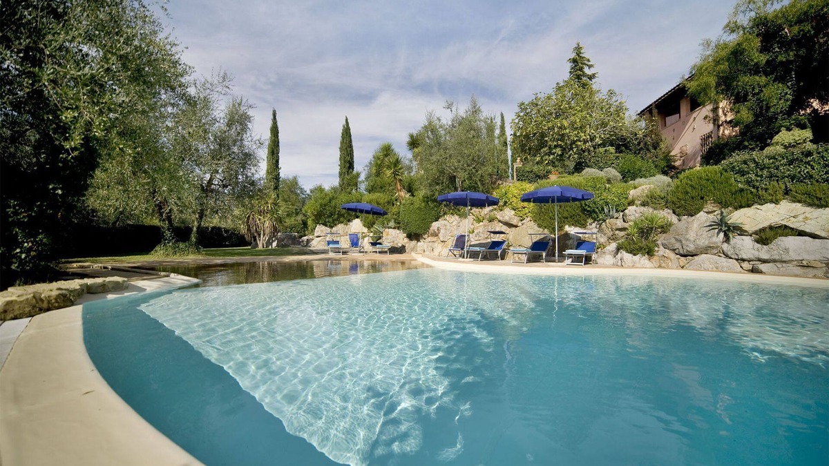 Montopoli in Val d'Arno Villa | Villa in Montopoli In Val D'arno with 5 bedrooms sleeps 9