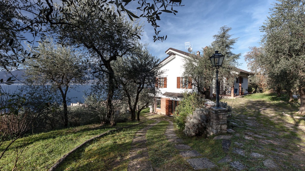 Torri del Benaco Villa | Villa I Gelsomini, 6 Bedrooms, Garden, Terrace, Stunning View of Lake Garda