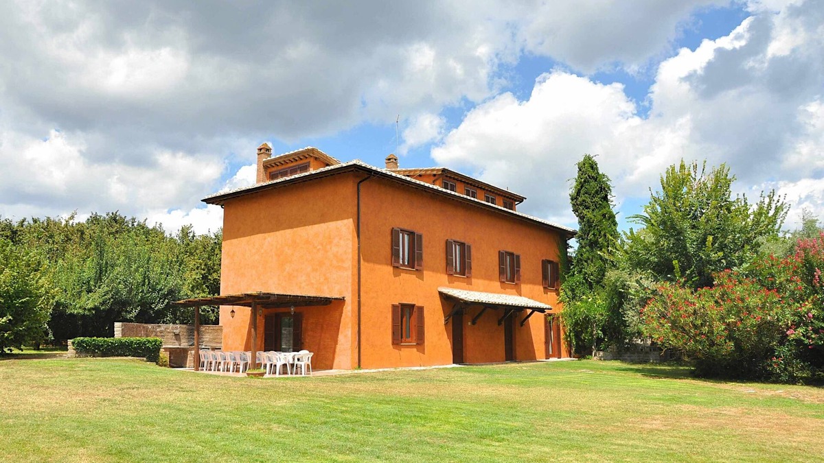 Capranica House | Villa i Noccioli - 18 sleeps, swimmingpool, estate