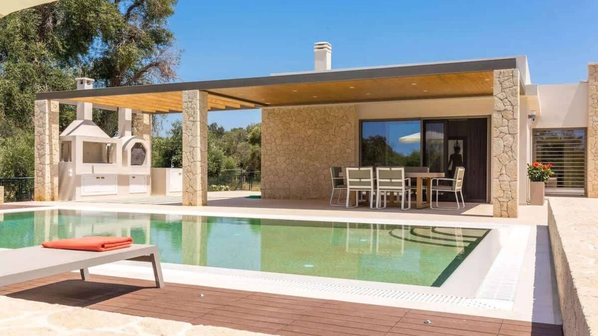 Agios Matthaios House | Villa Ianira – Private Pool, Gym & Garden Views