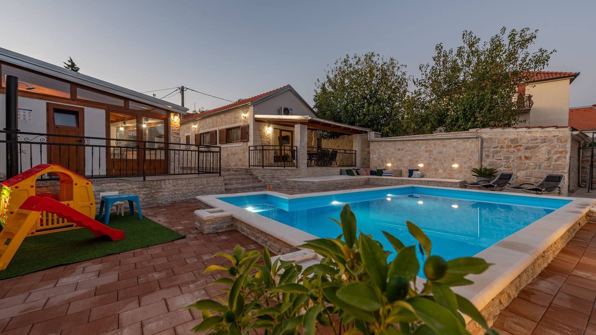 Rastevic Villa | Villa Ika ZadarVillas