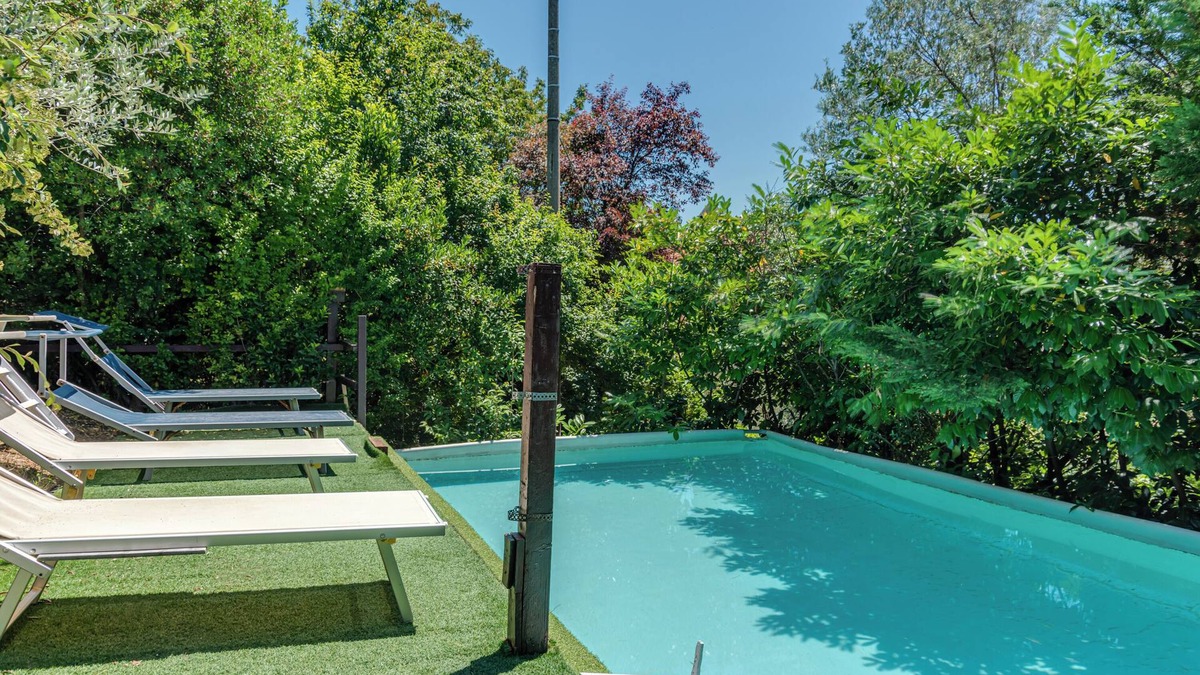 Rignano sull'Arno Villa | Villa 'Il Frassine' with Private Pool, Wi-Fi and Air Conditioning