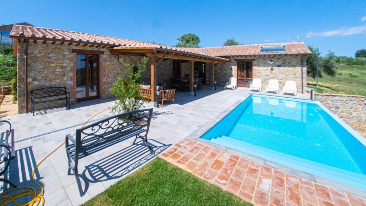 Parrano Villa | Villa Il Melograno - Four Bedroom Villa, Sleeps 8