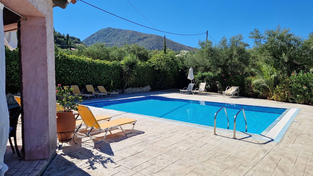 Lithakia Villa | Villa Iliaktida - Private Pool, Garden, Outdoor Kitchen & BBQ