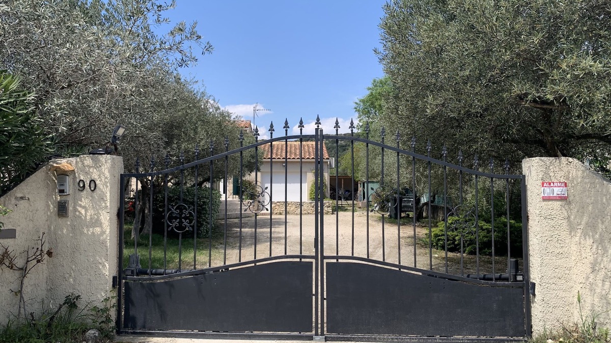 Rochefort-du-Gard House | Villa in a dead end, quiet, very well located.