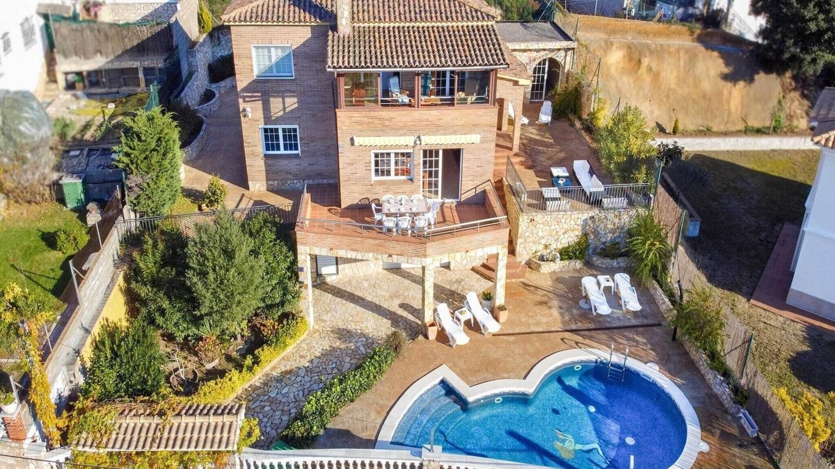 Vidreres Villa | Villa in Aiguaviva Park with Private Pool
