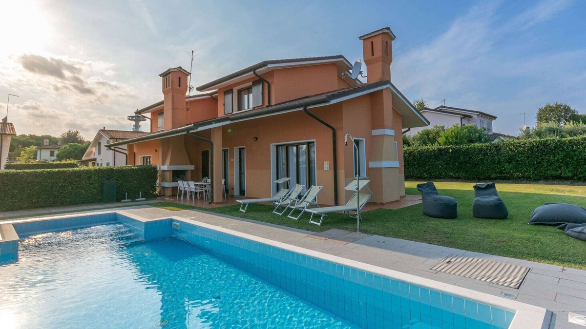Isola Albarella Villa | Villa in Albarella with Private Pool & Beach