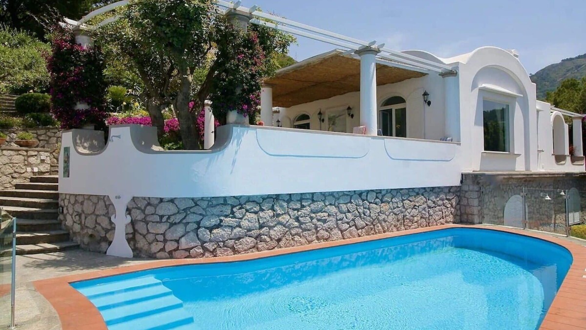 Anacapri Villa | Villa in Anacapri with 6 bedrooms sleeps 12