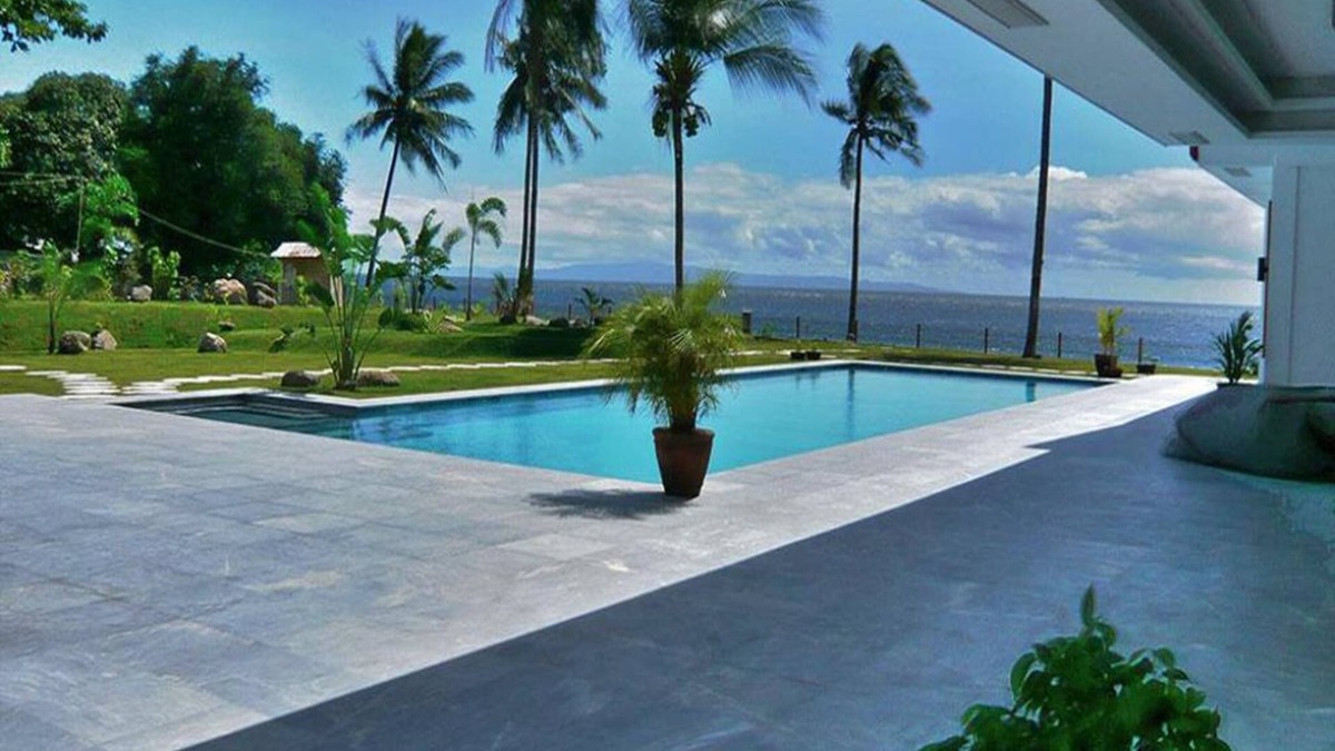 Dauin Resort | Villa in Blue