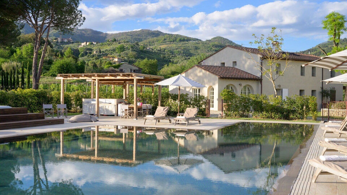 Colle di Buggiano Villa | Villa in Colle Di Buggiano with 6 bedrooms sleeps 12