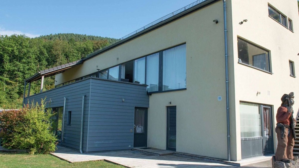 Coo Villa | Villa in Coo with Pool & Panoramic Views