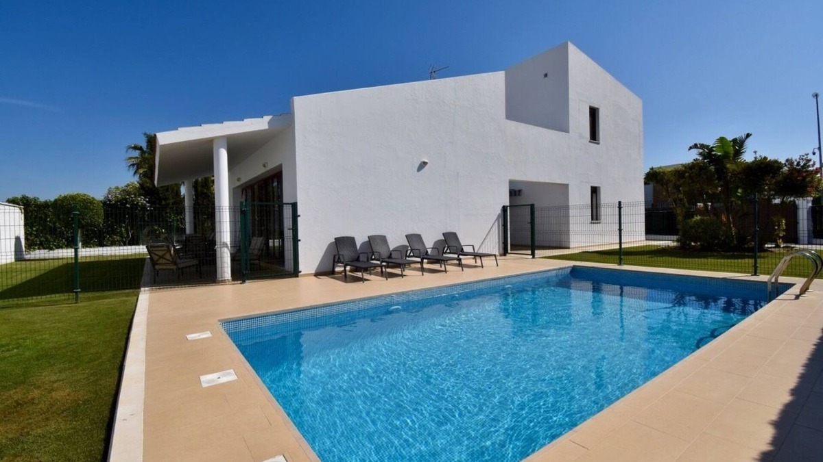 Cabo Roche Villa | Villa in Conil de la Frontera, Costa de la Luz, Spain with private pool for 8 persons