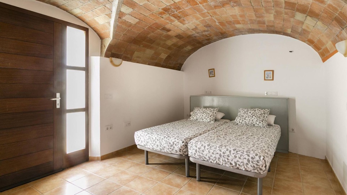 Llers House | Villa in Figueres with Private Pool