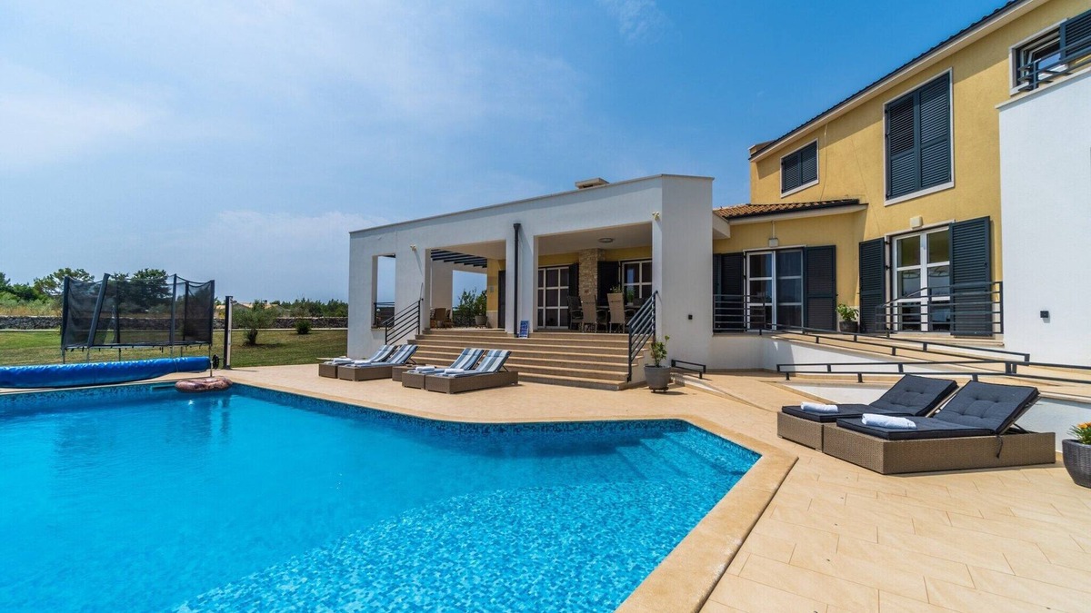 Divsici Villa | Villa in Filipana with Private Heated Pool