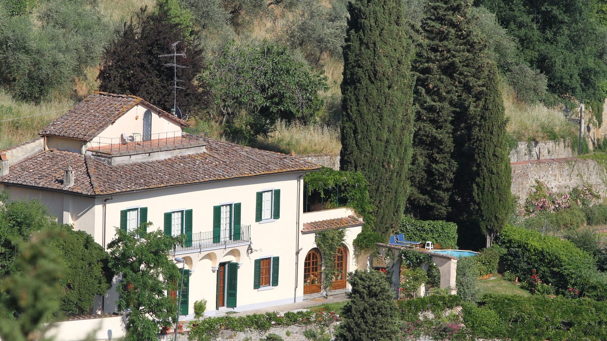 Florence Villa | Villa in Florence - No Car Needed, Terrific Views. Exclusive Pool, Garden, Wi-Fi