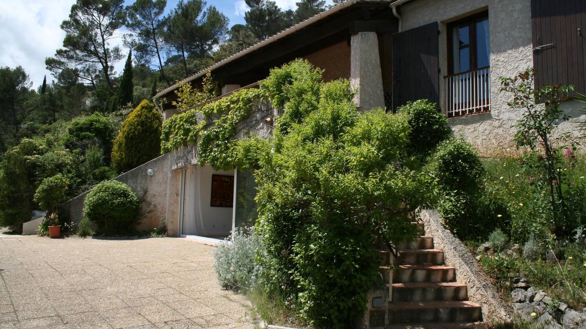 Meounes-les-Montrieux Apartment | Villa in Provence cote d'azur with private swimming pool & breathtaking views