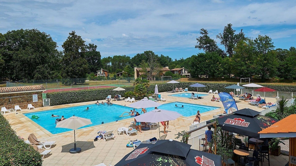 Salles Villa | Villa in France with Private Garden & BBQ