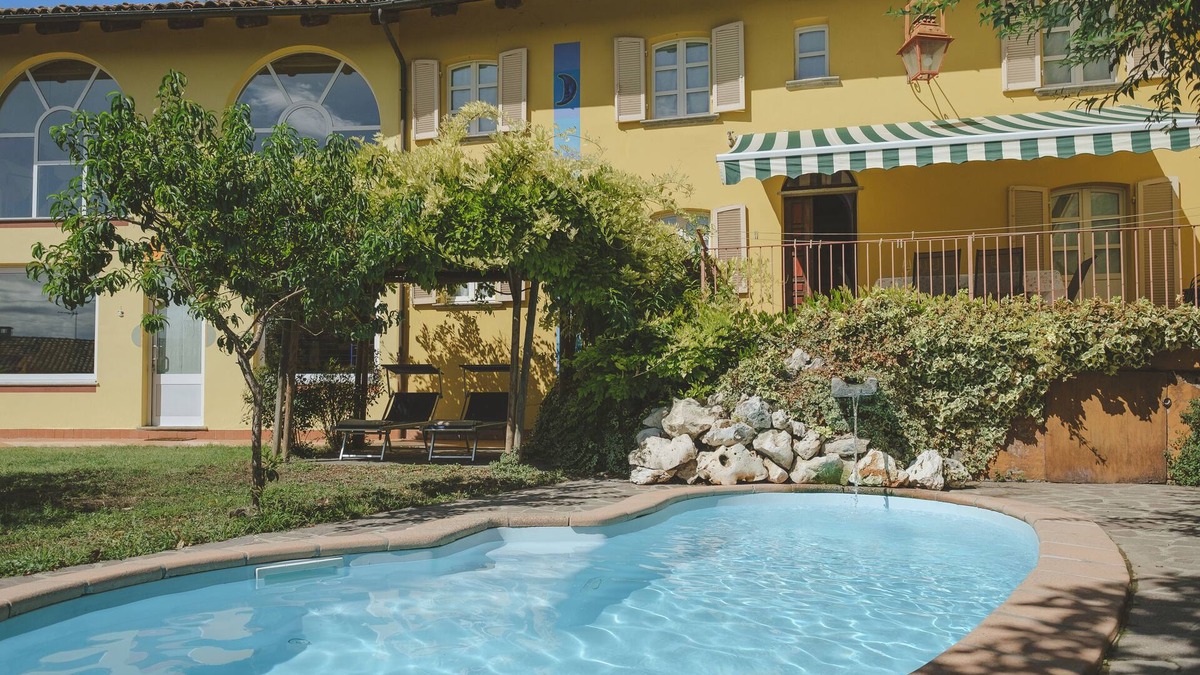 Castagnole delle Lanze Villa | Villa in the Langhe area