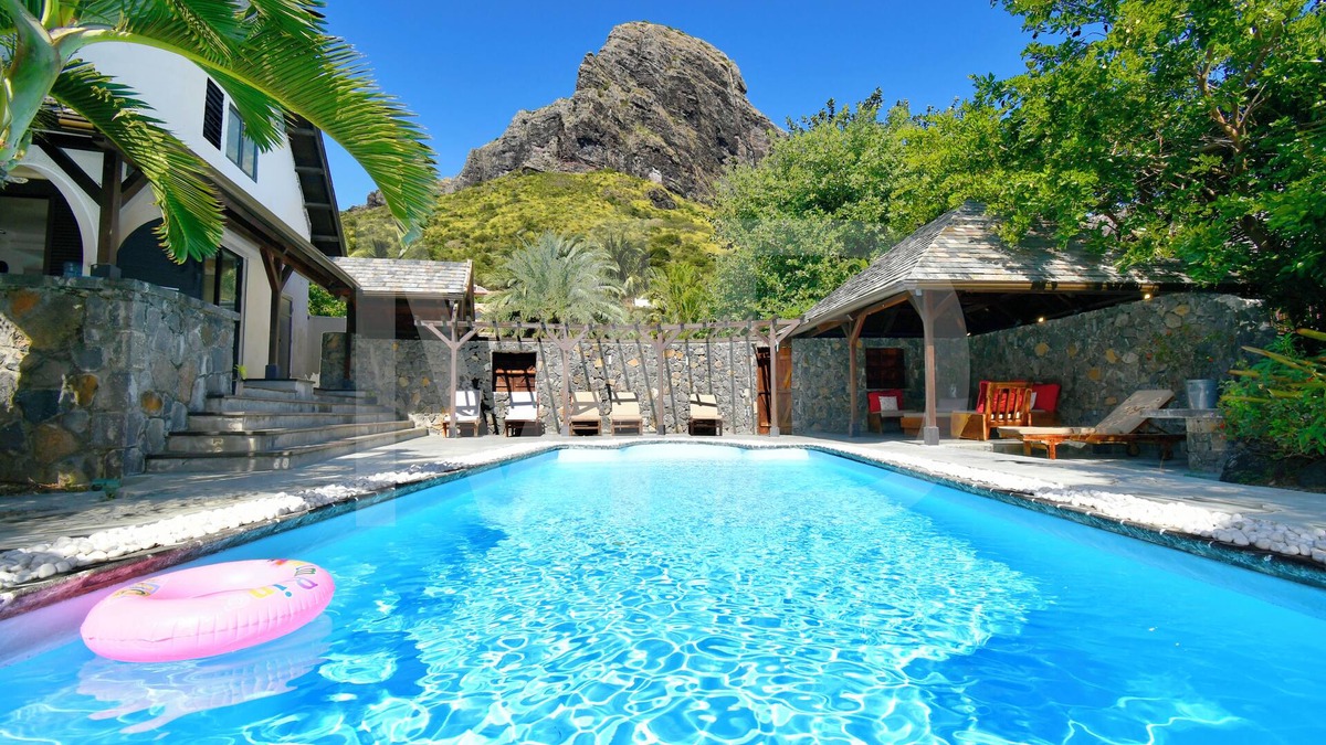 Le Morne Villa | Villa in Le Morne with pool and maid
