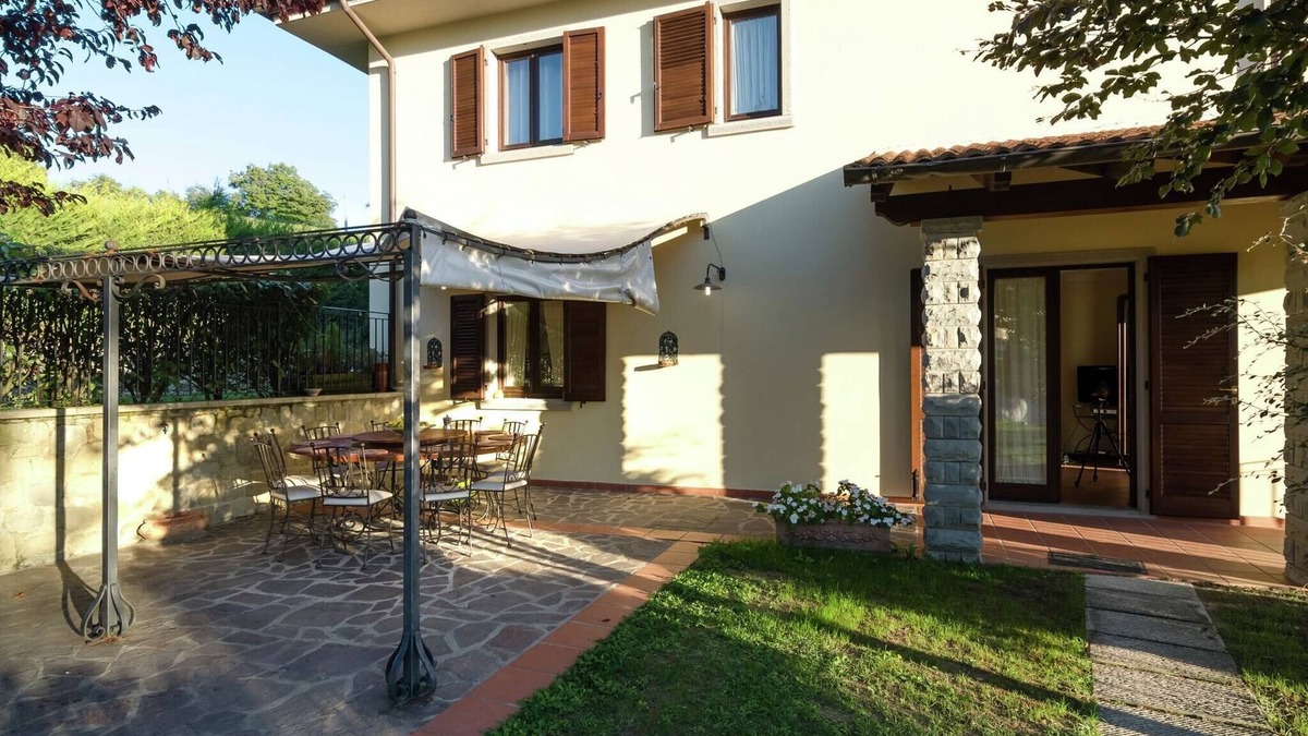 Pratovecchio Villa | Villa in Lonnano with Private Pool