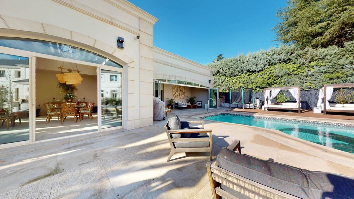 Hortaleza Villa | Villa in Madrid with 6 bedrooms sleeps 12