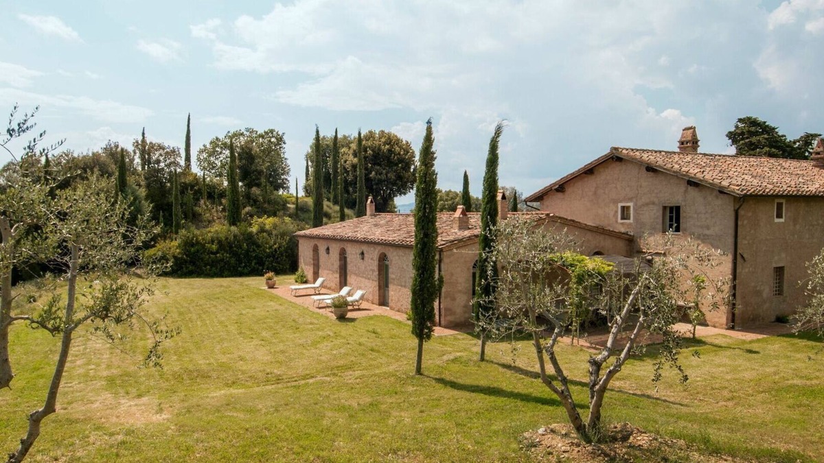 Camigliano Villa | Villa in Montalcino with 6 bedrooms sleeps 12