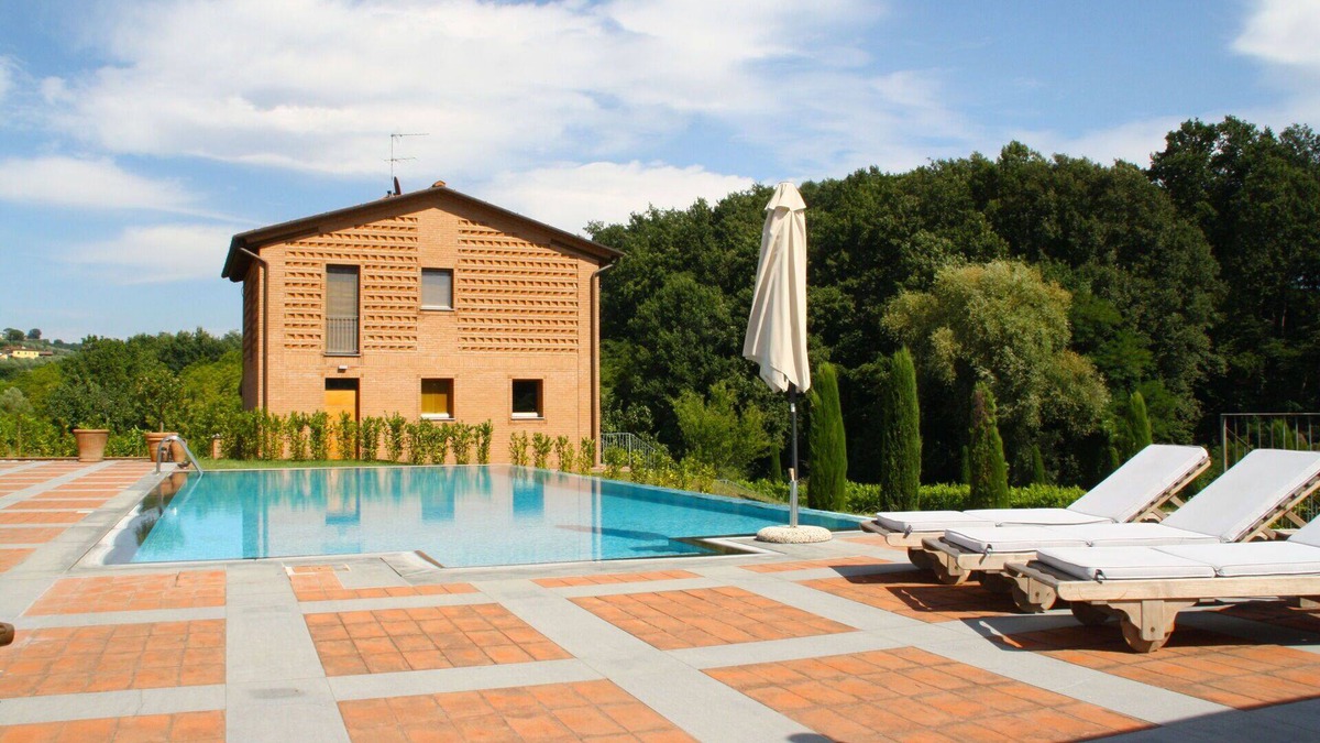 Montecarlo Villa | Villa in Montecarlo with 2 bedrooms sleeps 5