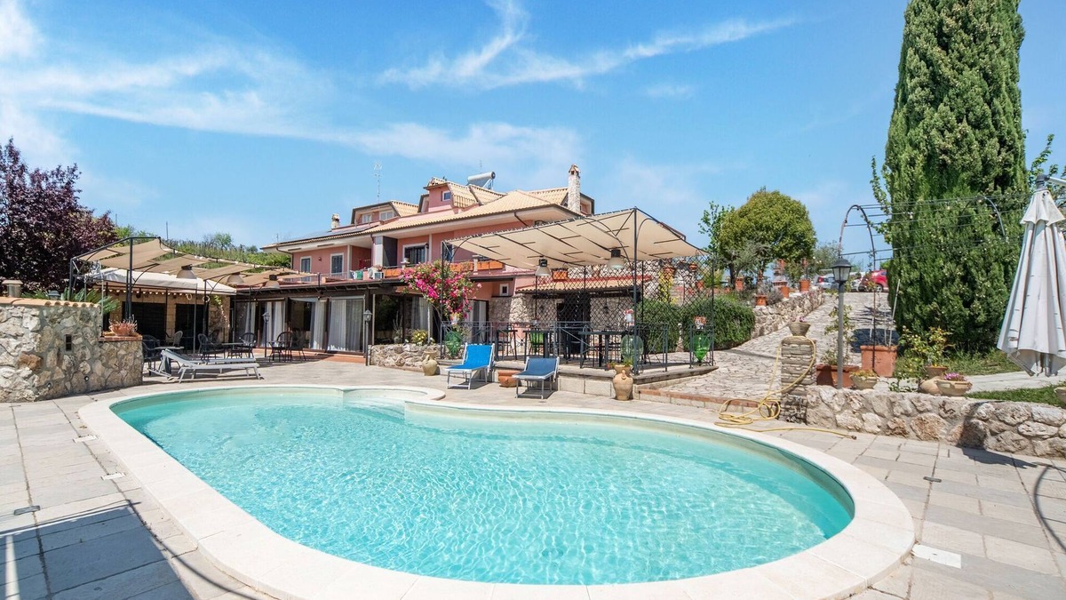 Monterotondo Villa | Villa in Monterotondo with Pool & Tiber Views