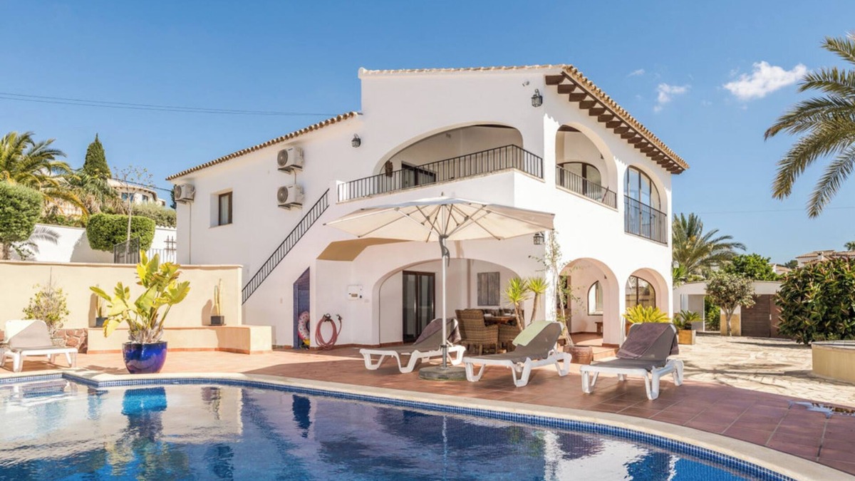 Moravit Villa | Villa in Moraira, Casa Lujo, 4 bed, sleeps 8, A/C, WIFI, heated pool (optional)