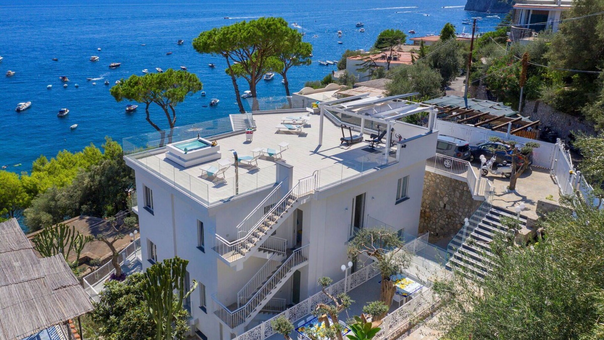 Sirenuse Villa | Villa in Nerano with 6 bedrooms sleeps 12