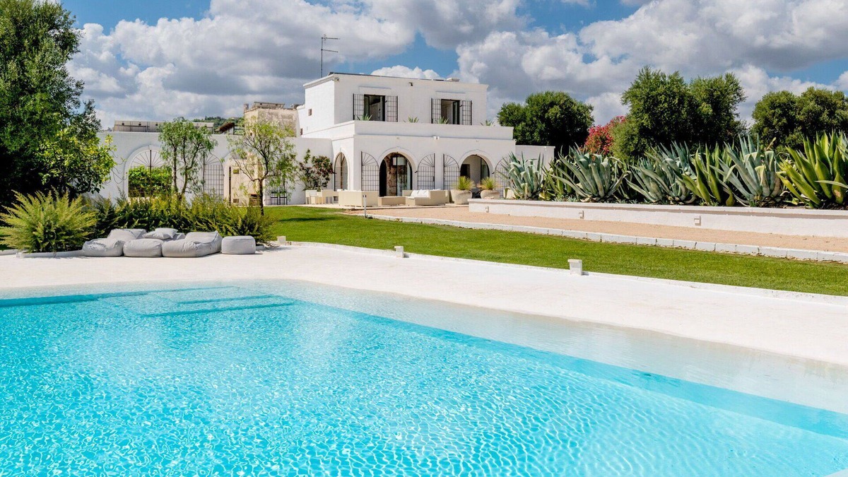 Ostuni Villa | Villa in Ostuni with 9 bedrooms sleeps 18