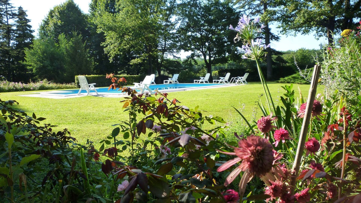 Castelvecchio Villa | Villa in park with pool