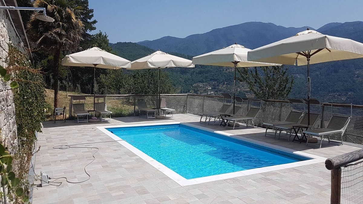Pelago House | Villa in Pelago near Beach & Golf