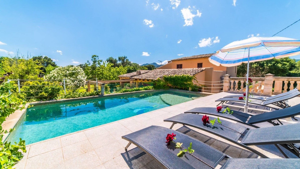 Alcudia House | Villa in Pollensa with Pool and Tennis Court
