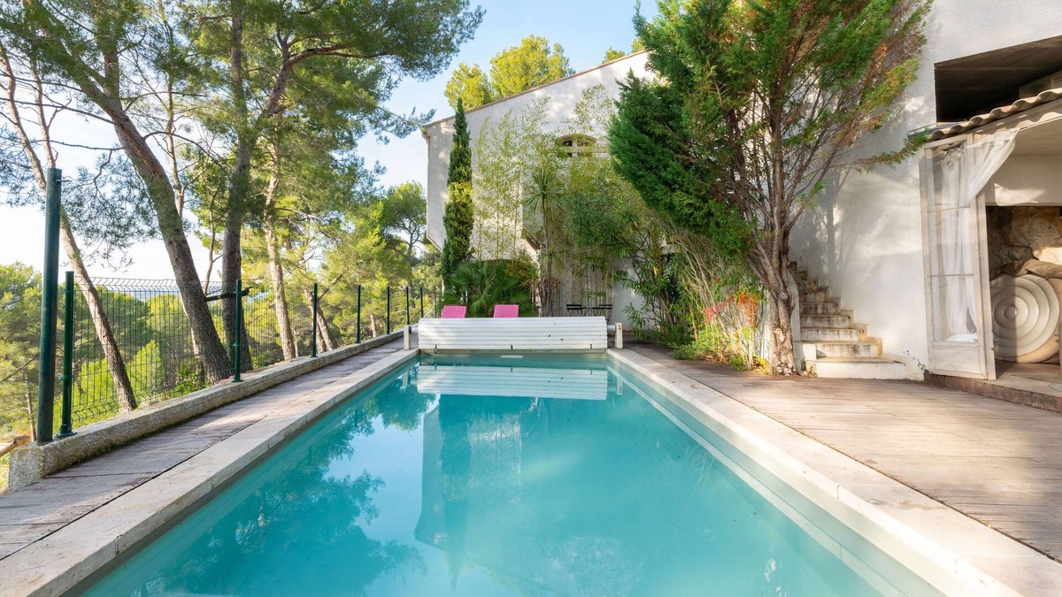 Velaux Villa | Villa in Provence: Hollyday, Week End with friends, meetings: close to Marseille