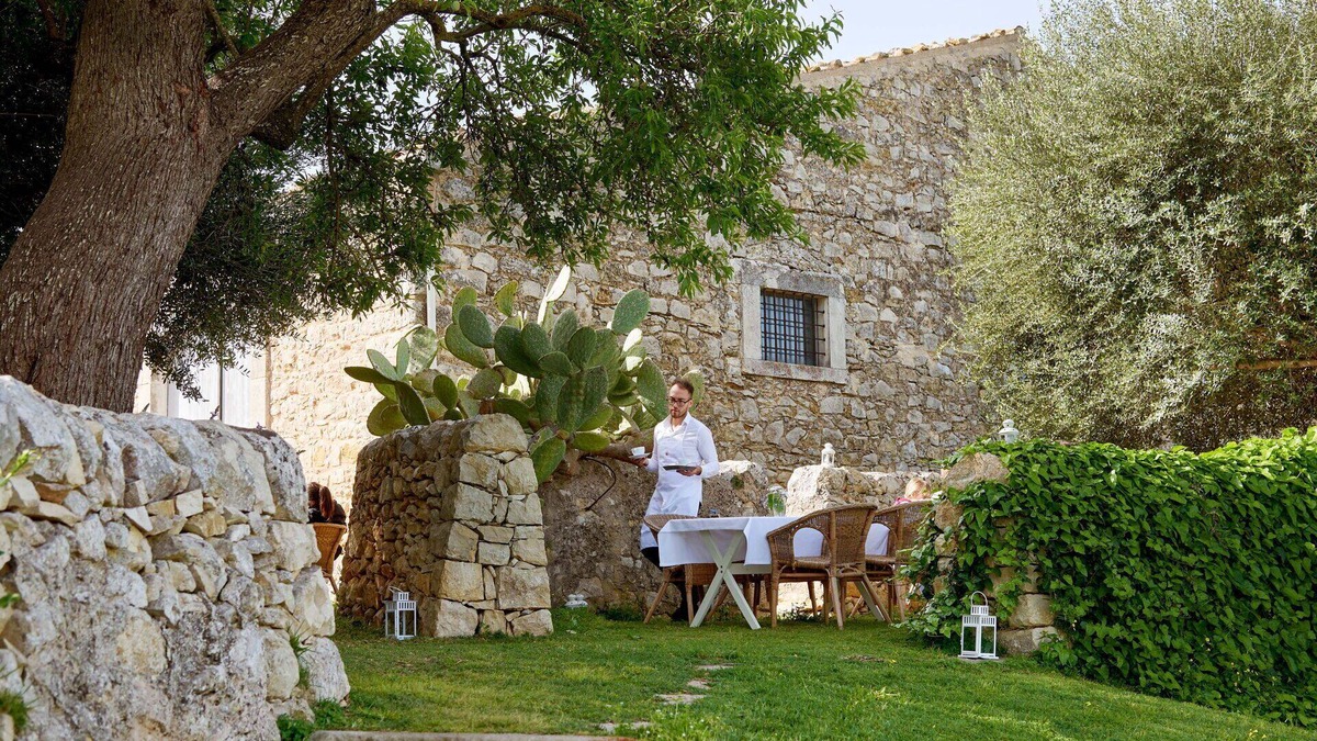 Vittoria Villa | Villa in Ragusa with 12 bedrooms sleeps 23