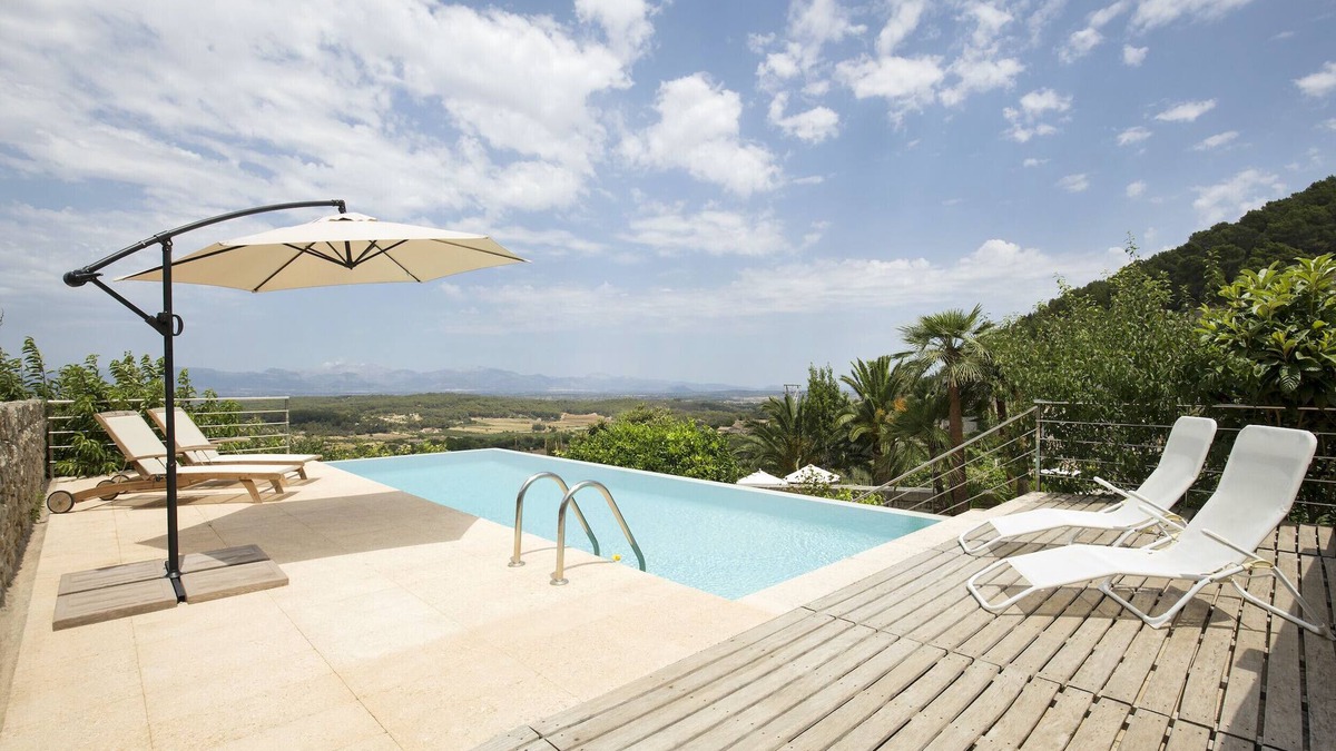 Randa Ski Chalet | Villa in Randa with pool