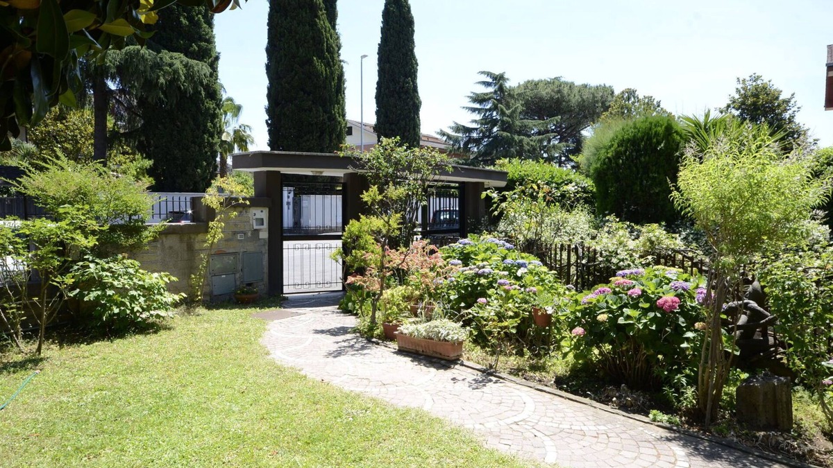 Camporomano Villa | Villa in Rome with 4 bedrooms sleeps 8