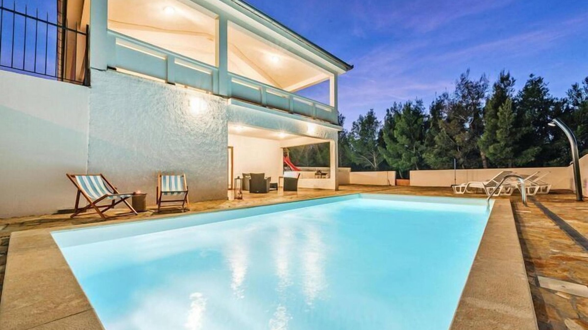 Rovanjska Villa | Villa in Rovanjska with Sea Views & Pool