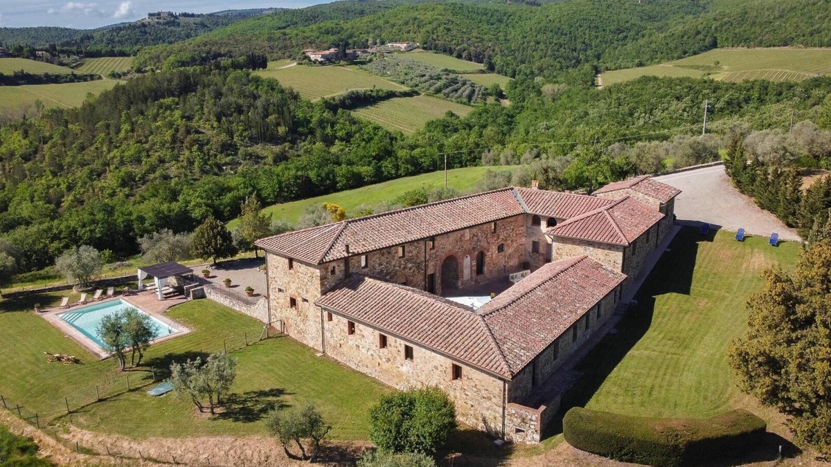 Castellina in Chianti Villa | Villa in San Leonino with 6 bedrooms sleeps 12