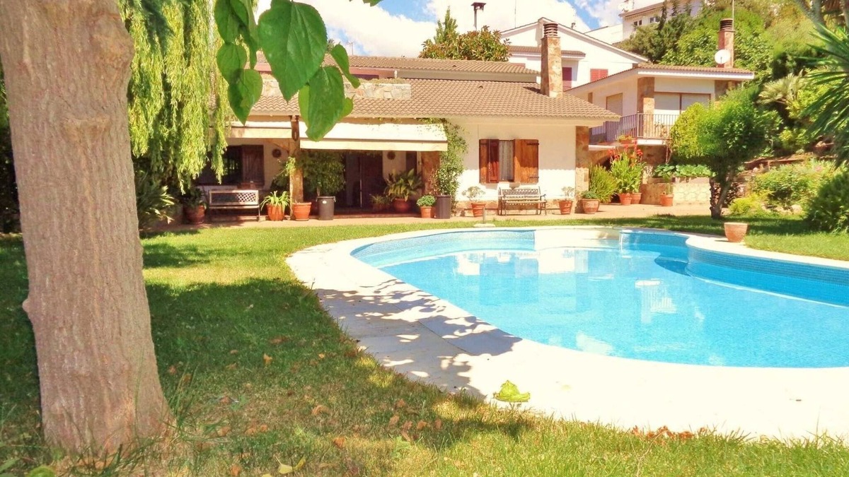 Sant Pol De Mar Villa | Villa in Sant Pol near Crystal Beach