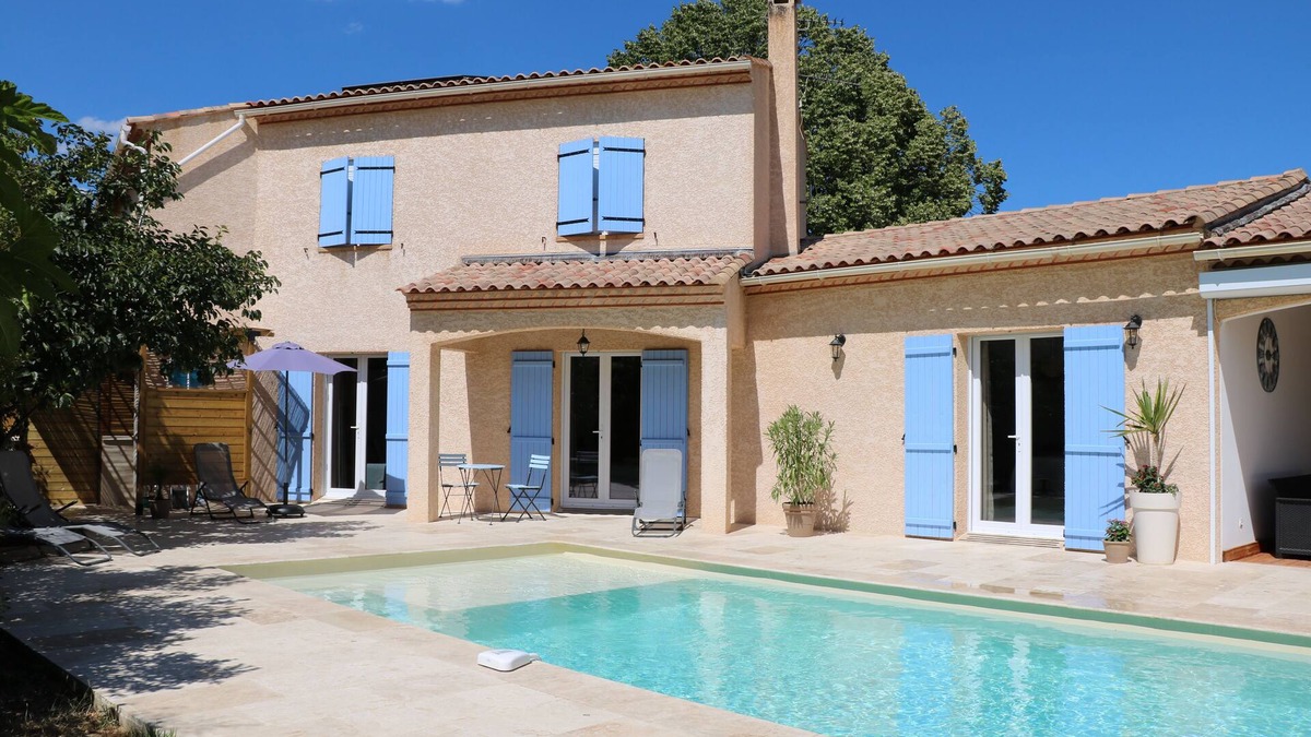 Calvisson Villa | Villa in the heart of the vaunage with swimming pool, garden and heated jacuzzi