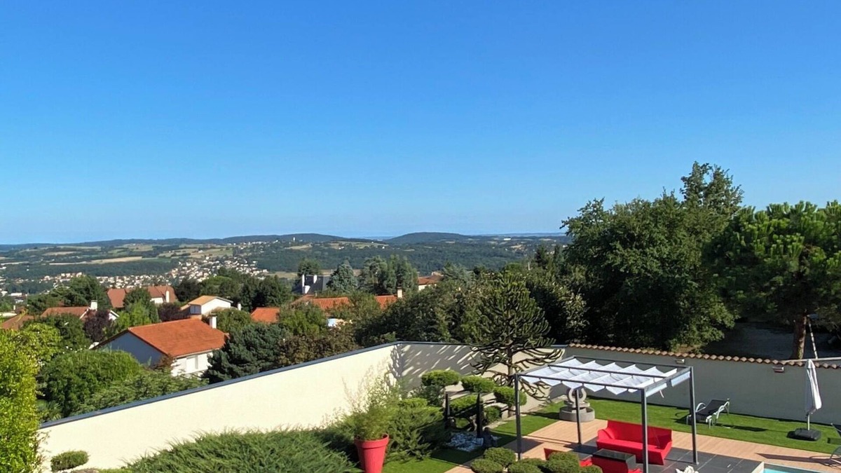 Millery Villa | Villa in the hills above Lyon with swimming pool, ideal for families.