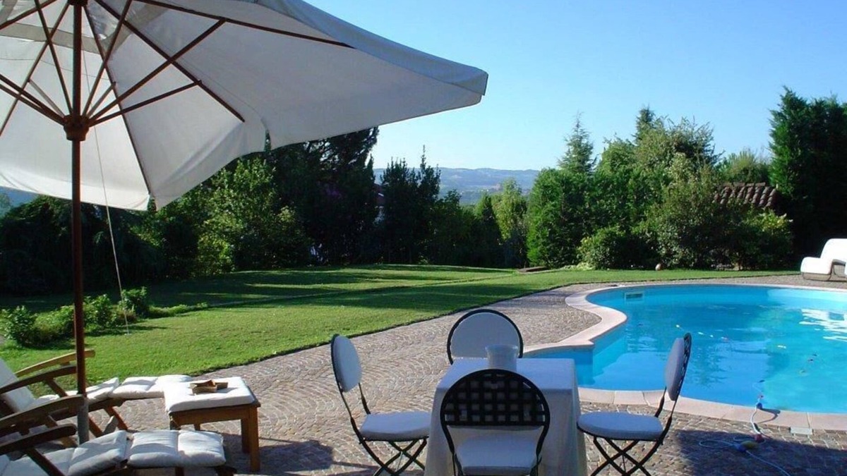Roddi Villa | Villa in the Langhe, near the splendid city of Alba.