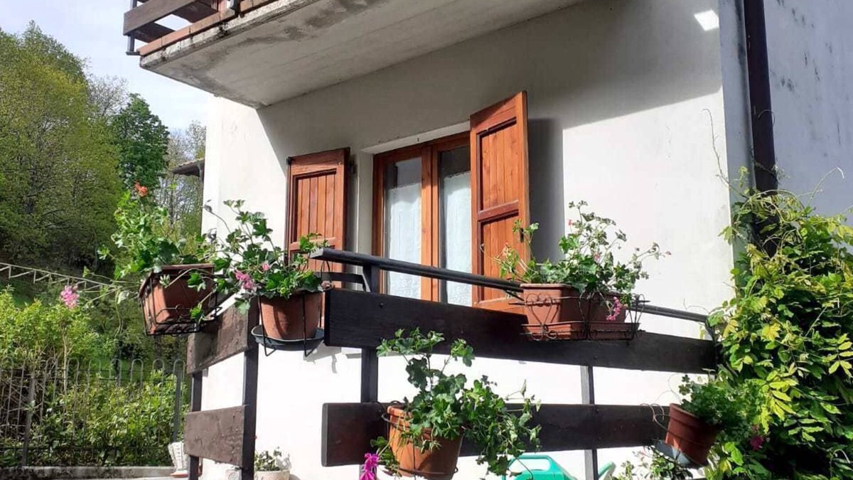 Pianosinatico Villa | Villa in the mountains, with terrace and garden
