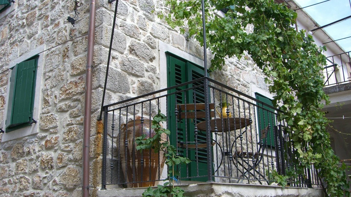 Island Hvar Villa | Villa In The Old Town,5 Mins To Town Beach, Parking Nearby