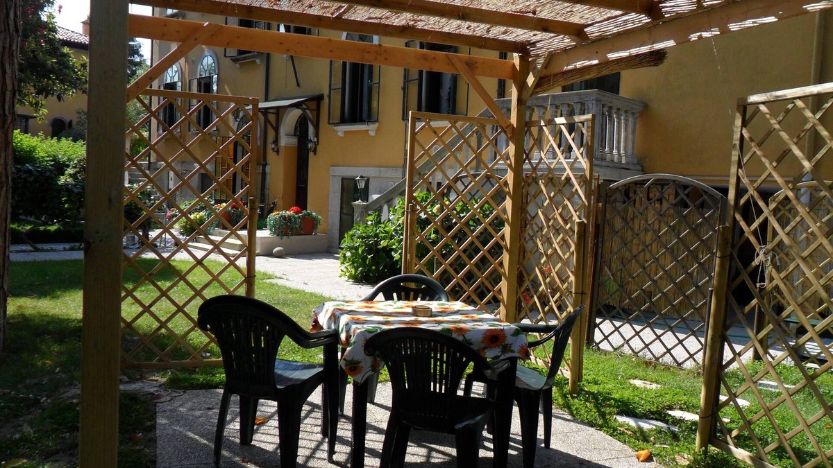 Santa Maria in Stelle Apartment | Villa in the style of the early 1900s