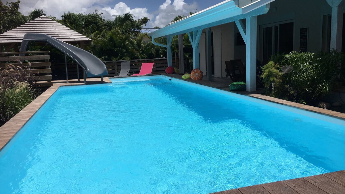 Dubedou House | Villa in the tropics with private pool and water slide