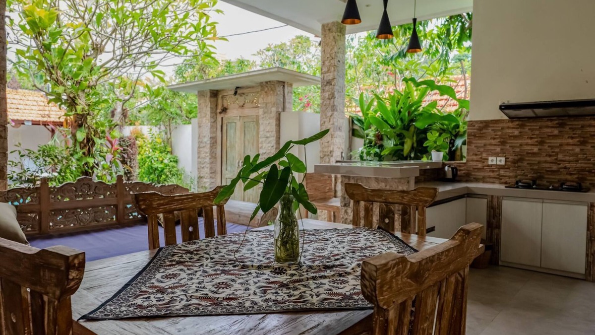 Babakan Villa | Villa in Tumbak Bayuh, 3 Bedrooms, 3 Bathroom. Air-conditioned.private Pool